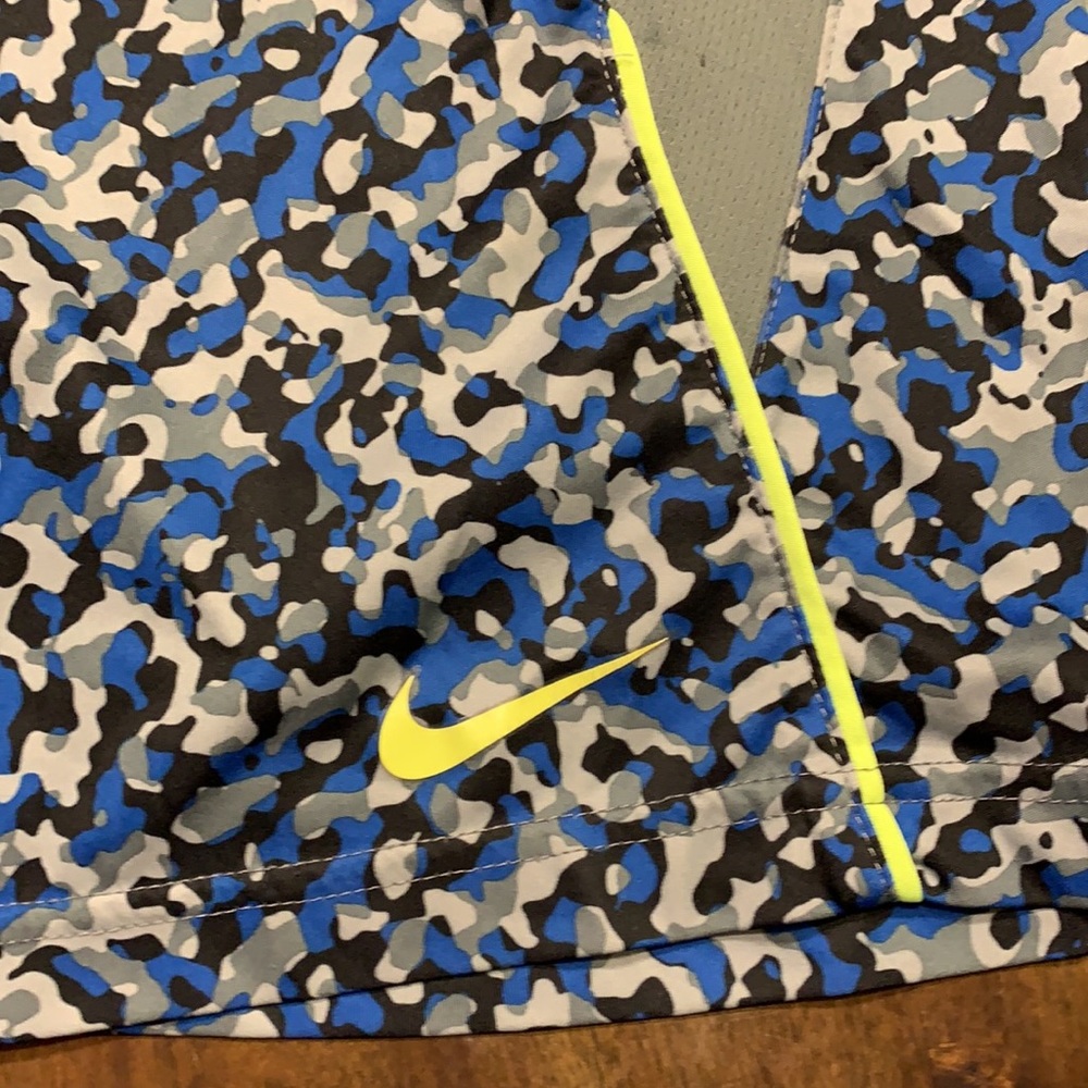 Nike Dri-Fit Shorts - Picture 2 of 3